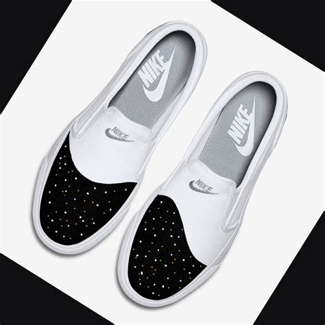 nike slip on canvas women